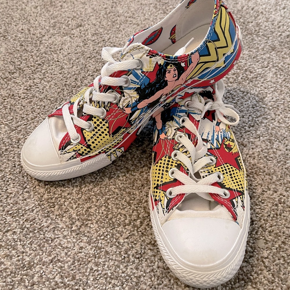 Wonder Woman Converse W9/M7